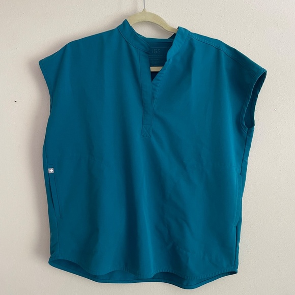 Figs Rafaela Oversized Top & Zamora Jogger Scrub Set - Picture 4 of 14